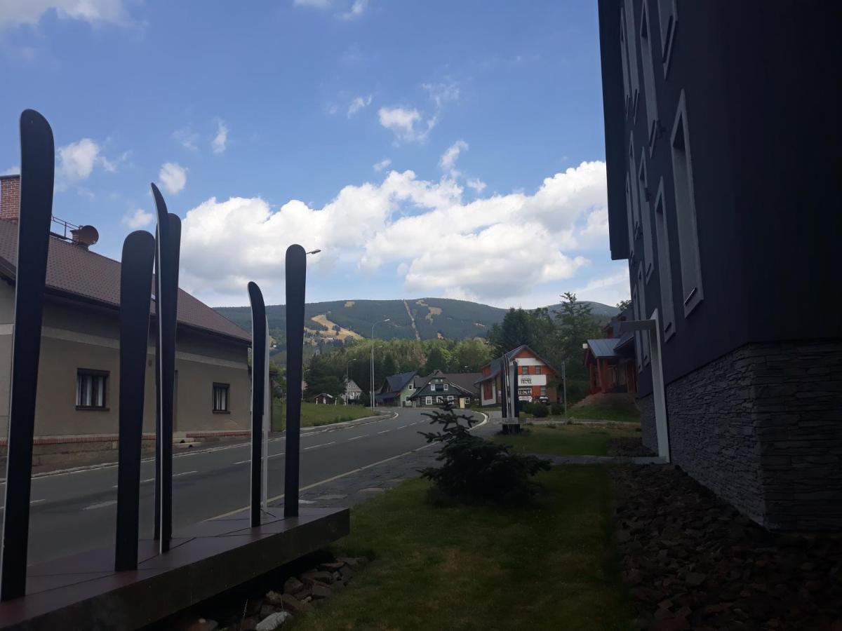 Utulny A Romanticky Apartman Rokytnice โรกีนีซ นัด ยีเซอโร ภายนอก รูปภาพ