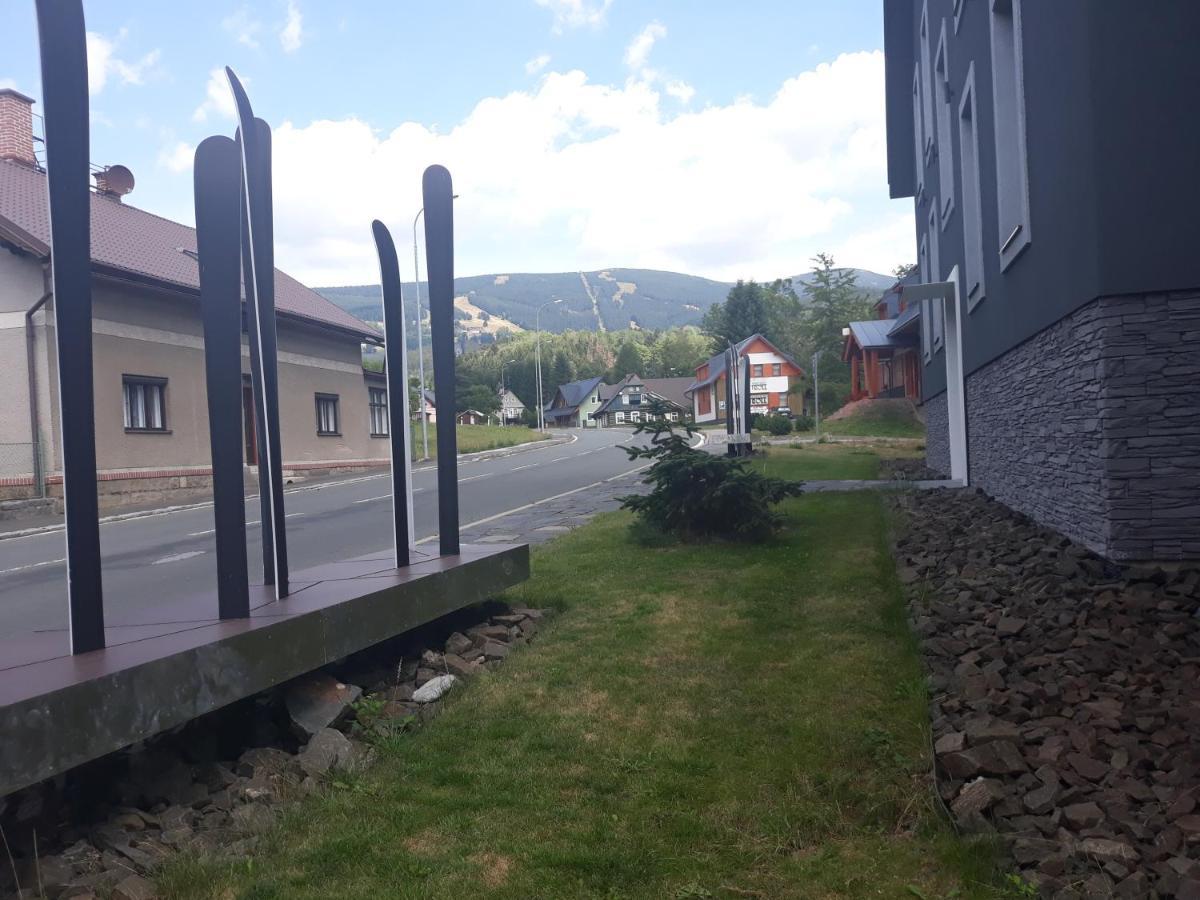 Utulny A Romanticky Apartman Rokytnice โรกีนีซ นัด ยีเซอโร ภายนอก รูปภาพ